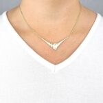 Ženska verižica z diademom HELENA. Zlatarna BB - Branimir Boršič. Slovensko poreklo. Na voljo: rumeno zlato, belo zlato in rdeče zlato.