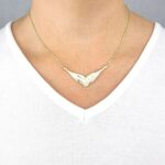 Ženska verižica z diademom ELIZABETA. Zlatarna BB - Branimir Boršič. Slovensko poreklo. Na voljo: rumeno zlato, belo zlato in rdeče zlato.