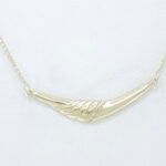 Ženska verižica z diademom DIANA. Zlatarna BB - Branimir Boršič. Slovensko poreklo. Na voljo: rumeno zlato, belo zlato in rdeče zlato.