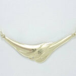 Ženska verižica z diademom IVANA. Zlatarna BB - Branimir Boršič. Slovensko poreklo. Na voljo: rumeno zlato, belo zlato in rdeče zlato.