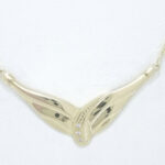 Ženska verižica z diademom ELIZABETA. Zlatarna BB - Branimir Boršič. Slovensko poreklo. Na voljo: rumeno zlato, belo zlato in rdeče zlato.