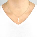 Ženski obesek KRIŽ 5, za verižico. Zlatarna BB - Branimir Boršič. Slovensko poreklo. Na voljo: rumeno, belo in rdeče zlato.