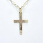 Moški obesek KRIŽ 4, za verižico. Zlatarna BB - Branimir Boršič. Slovensko poreklo. Na voljo: rumeno, belo in rdeče zlato.