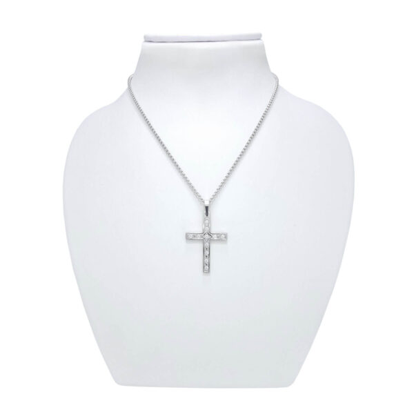 Moški obesek KRIŽ 9, za verižico. Zlatarna BB - Branimir Boršič. Slovensko poreklo. Na voljo: rumeno, belo in rdeče zlato.