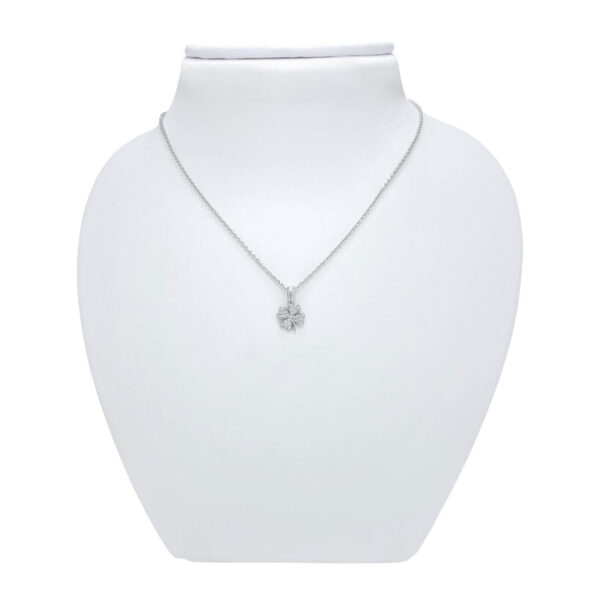 Ženski obesek LUCKY 2, za verižico. Zlatarna BB - Branimir Boršič. Slovensko poreklo. Na voljo: rumeno, belo in rdeče zlato.