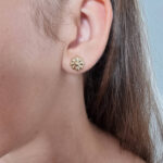 Ženski uhani CORA, zlati uhani. Zlatarna BB - Branimir Boršič. Slovensko poreklo. Na voljo: rumeno, belo in rdeče zlato.