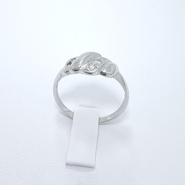 Ženski prstan IRIS, zlati prstani, zaročni prstani, poročni prstani. Zlatarna BB - Branimir Boršič. Slovensko poreklo. Belo, rumeno zlato.