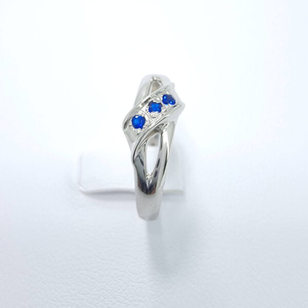 Ženski prstan LAYLA, zlati prstani, zaročni prstani, poročni prstani. Zlatarna BB - Branimir Boršič. Slovensko poreklo. Belo, rumeno zlato.