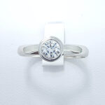 Ženski prstan NIKITA, zlati prstani, zaročni prstani, poročni prstani. Zlatarna BB - Branimir Boršič. Slovensko poreklo. Belo, rumeno zlato.