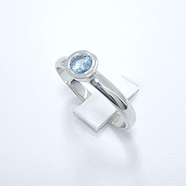 Ženski prstan JOELLE, zlati prstani, zaročni prstani, poročni prstani. Zlatarna BB - Branimir Boršič. Slovensko poreklo. Belo, rumeno zlato.