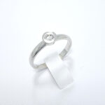 Ženski prstan NIKITA, zlati prstani, zaročni prstani, poročni prstani. Zlatarna BB - Branimir Boršič. Slovensko poreklo. Belo, rumeno zlato.