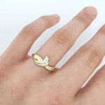 Ženski prstan ADRIANA, zlati prstani, zaročni prstani, poročni prstani. Zlatarna BB - Branimir Boršič. Slovensko poreklo. Belo, rumeno zlato.