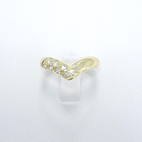 Ženski prstan CLEA, zlati prstani, zaročni prstani, poročni prstani. Zlatarna BB - Branimir Boršič. Slovensko poreklo. Belo, rumeno zlato.