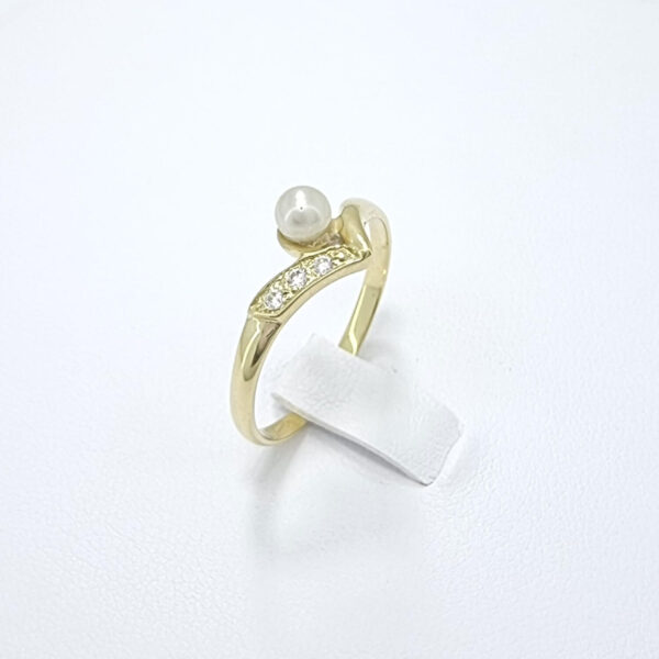 Ženski prstan EVELYN, zlati prstani, zaročni prstani, poročni prstani. Zlatarna BB - Branimir Boršič. Slovensko poreklo. Belo, rumeno zlato.