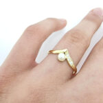 Ženski prstan EVELYN, zlati prstani, zaročni prstani, poročni prstani. Zlatarna BB - Branimir Boršič. Slovensko poreklo. Belo, rumeno zlato.