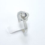 Ženski prstan CHLOE, zlati prstani, zaročni prstani, poročni prstani. Zlatarna BB - Branimir Boršič. Slovensko poreklo. Belo, rumeno zlato.