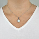 Ženski obesek OPAL 2, za verižico. Zlatarna BB - Branimir Boršič. Slovensko poreklo. Na voljo: rumeno, belo in rdeče zlato.