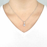 Ženski obesek LAVANDER, za verižico. Zlatarna BB - Branimir Boršič. Slovensko poreklo. Na voljo: rumeno, belo in rdeče zlato.