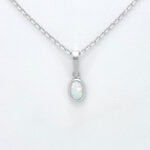 Ženski obesek OPAL 3, za verižico. Zlatarna BB - Branimir Boršič. Slovensko poreklo. Na voljo: rumeno, belo in rdeče zlato.