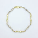 Ženska zapestnica LUNICA MAXI, valovita, votla, zlata zapestnica, zaročna zapestnica, poročna zapestnica. Zlatarna BB - Branimir Boršič. Nakit po meri.