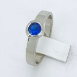 Ženski prstan DIEM, zlati prstani, zaročni prstani, poročni prstani. Zlatarna BB - Branimir Boršič. Slovensko poreklo. Belo, rumeno zlato.