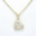 Ženski obesek OBESEK, za verižico. Zlatarna BB - Branimir Boršič. Slovensko poreklo. Na voljo: rumeno in belo zlato.