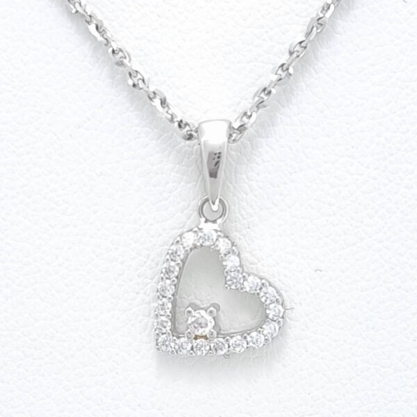 Ženski obesek OBESEK, za verižico. Zlatarna BB - Branimir Boršič. Slovensko poreklo. Na voljo: rumeno in belo zlato.