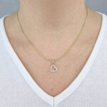 Ženski obesek OBESEK, za verižico. Zlatarna BB - Branimir Boršič. Slovensko poreklo. Na voljo: rumeno in belo zlato.