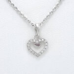 Ženski obesek OBESEK 6, za verižico. Zlatarna BB - Branimir Boršič. Slovensko poreklo. Na voljo: rumeno in belo zlato.