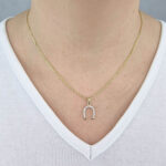 Ženski obesek OBESEK 8, za verižico. Zlatarna BB - Branimir Boršič. Slovensko poreklo. Na voljo: rumeno in belo zlato.