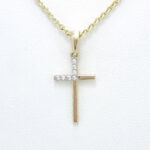 Ženski obesek OBESEK 12, za verižico. Zlatarna BB - Branimir Boršič. Slovensko poreklo. Na voljo: rumeno in belo zlato.