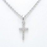 Ženski obesek OBESEK 13, za verižico. Zlatarna BB - Branimir Boršič. Slovensko poreklo. Na voljo: rumeno in belo zlato.