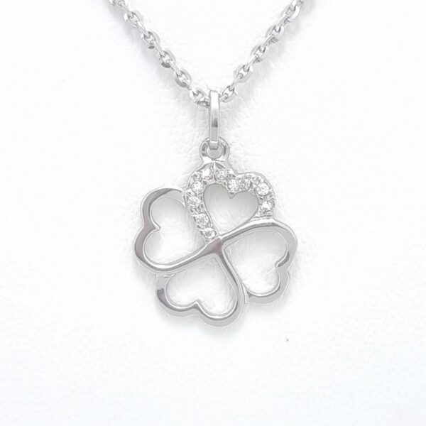 Ženski obesek OBESEK 15, za verižico. Zlatarna BB - Branimir Boršič. Slovensko poreklo. Na voljo: rumeno in belo zlato.