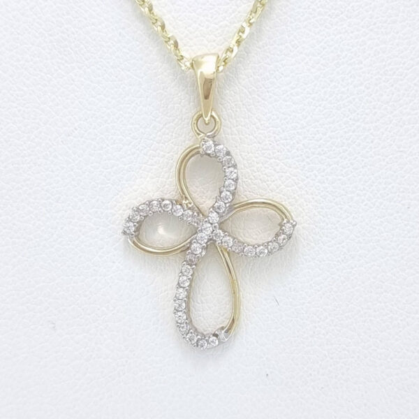 Ženski obesek OBESEK 23, za verižico. Zlatarna BB - Branimir Boršič. Slovensko poreklo. Na voljo: rumeno in belo zlato.