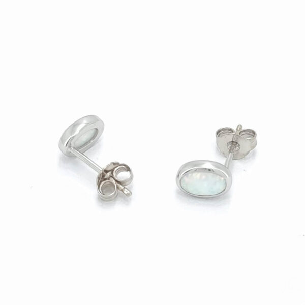 Ženski uhani UHANI 3, zlati uhani. Zlatarna BB - Branimir Boršič. Slovensko poreklo. Na voljo: rumeno, belo in rdeče zlato.