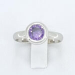Ženski prstan CIRKON AMETIST, zlati prstani, zaročni prstani, poročni prstani. Zlatarna BB - Branimir Boršič. Slovensko poreklo. Belo, rumeno zlato.