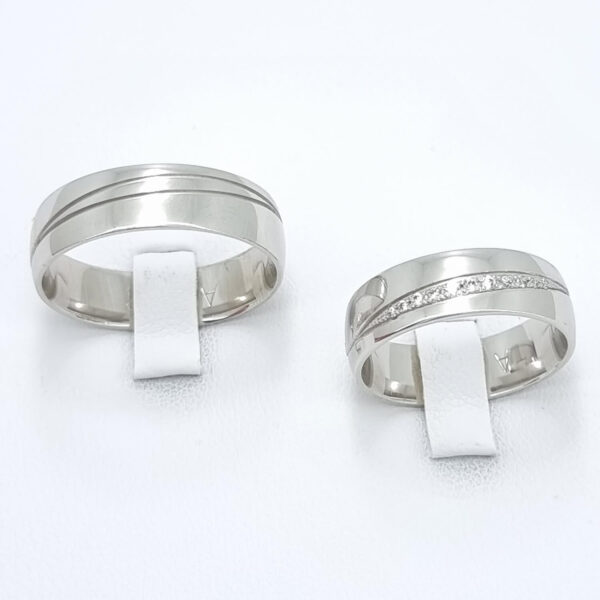 Poročna prstana OUR WAY, zlati prstani, zaročni prstani, poročni prstani. Zlatarna BB - Branimir Boršič. Slovensko poreklo. Belo, rumeno zlato.