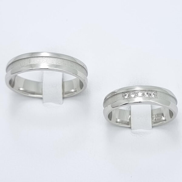 Poročna prstana TRUST, zlati prstani, zaročni prstani, poročni prstani. Zlatarna BB - Branimir Boršič. Slovensko poreklo. Belo, rumeno zlato.