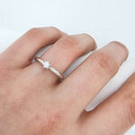 Zaročni prstan SOLITAIRE 2, zlati prstani, zaročni prstani, poročni prstani. Zlatarna BB - Branimir Boršič. Slovensko poreklo. Belo, rumeno zlato.