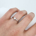 Zaročni prstan SOLITAIRE 3, zlati prstani, zaročni prstani, poročni prstani. Zlatarna BB - Branimir Boršič. Slovensko poreklo. Belo, rumeno zlato.